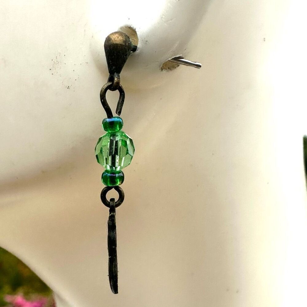Green beaded dainty pear charm drop earrings - Picture 4 of 8